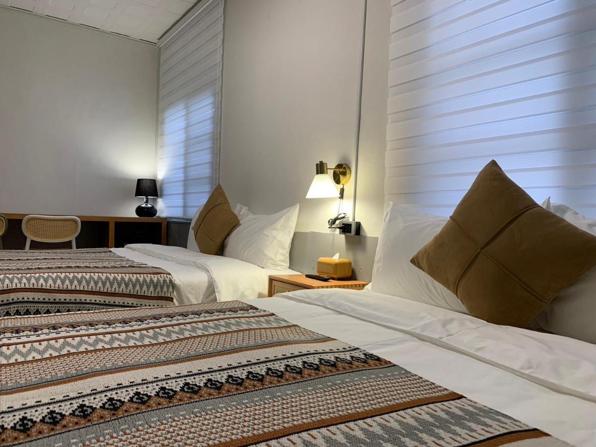 金玉旅社 Vandrarhem Guanshan Exteriör bild